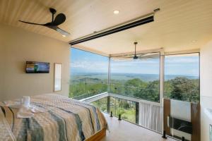 Casa tipo loft NUEVA con piscina privada y vista impresionante al mar 