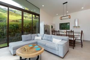 Espectacular Casa en Residencial Monterrey – Bejuco